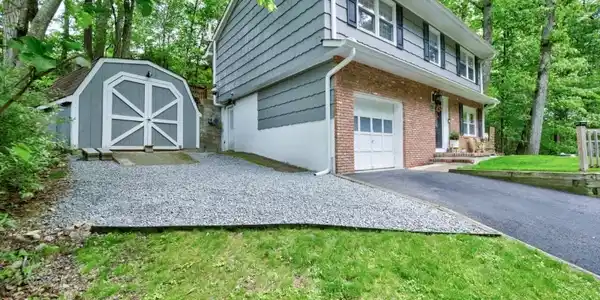 432 Lakeside Ave