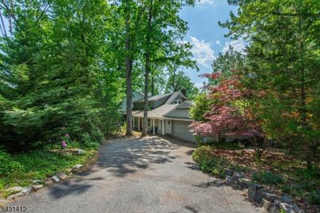 174 Pines Lake Dr E