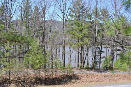 Moncove Lake Rd