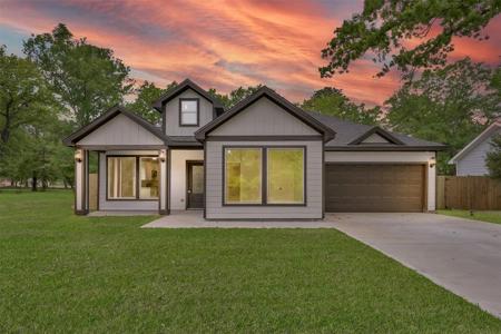 404 Candlelight Lane