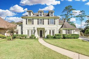 6 Carriage Pines Court