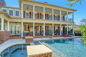 19 E Bay Boulevard