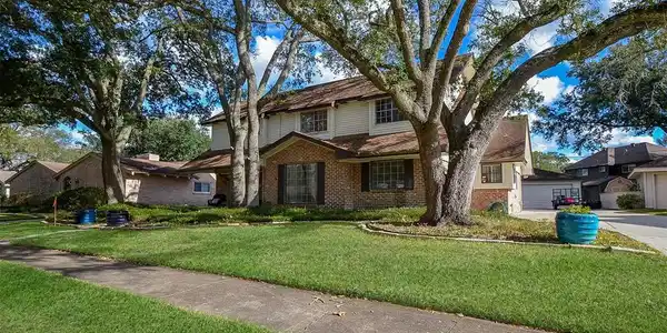 1242 Woodland Drive