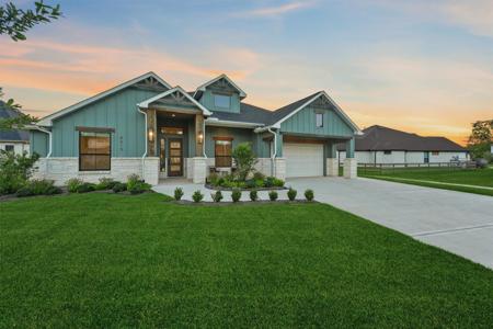 4215 Wooded Isle Way