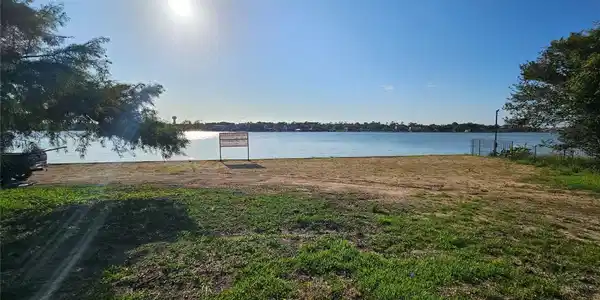 317 Lakeshore Drive