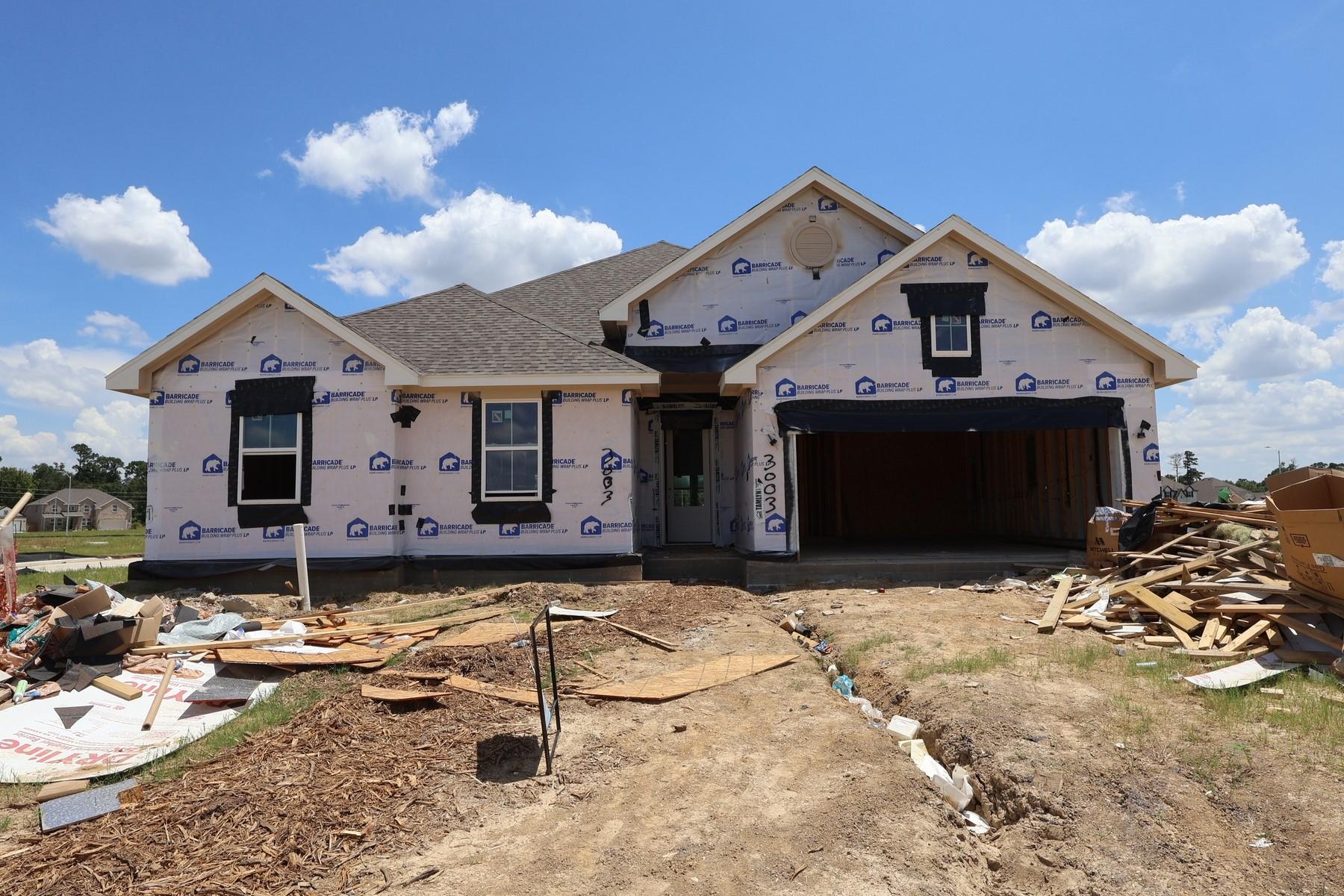 Image 3: One story home with 4 beds, 2 baths, and 2 car gar