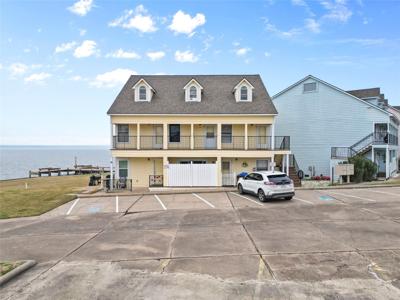 445 Carolcrest Lane