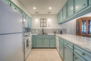 307 Crestview