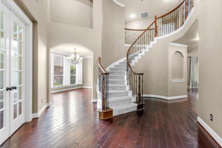 95 W Hullwood Circle