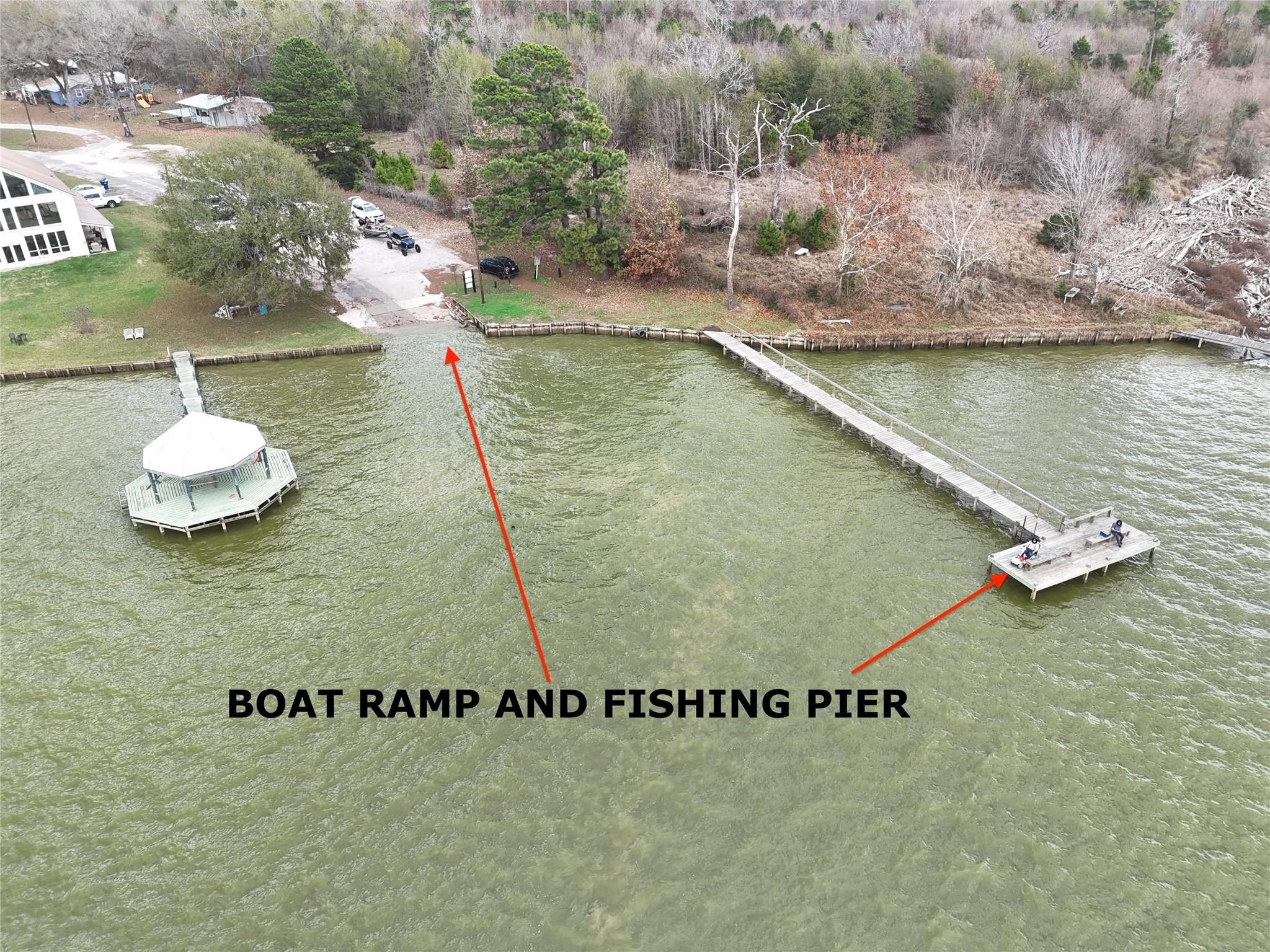 Image 3: Boat ramp and fishing pier