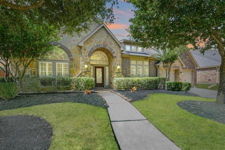 13714 Breakwater Path Loop