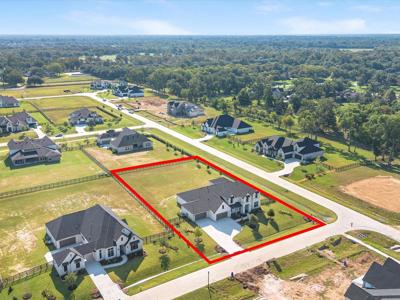 14 Woodland Creek Court