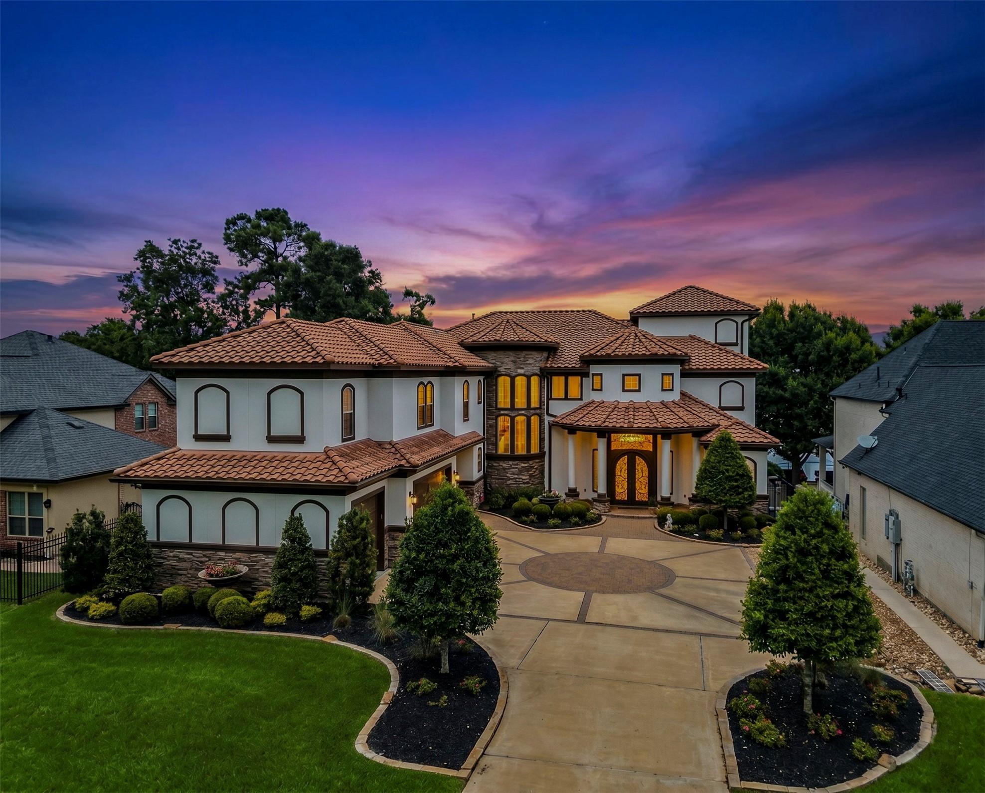 Image 3: Stunning landscaping welcomes you into this Medite