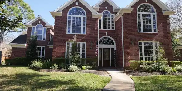 918 Pinewood Lane