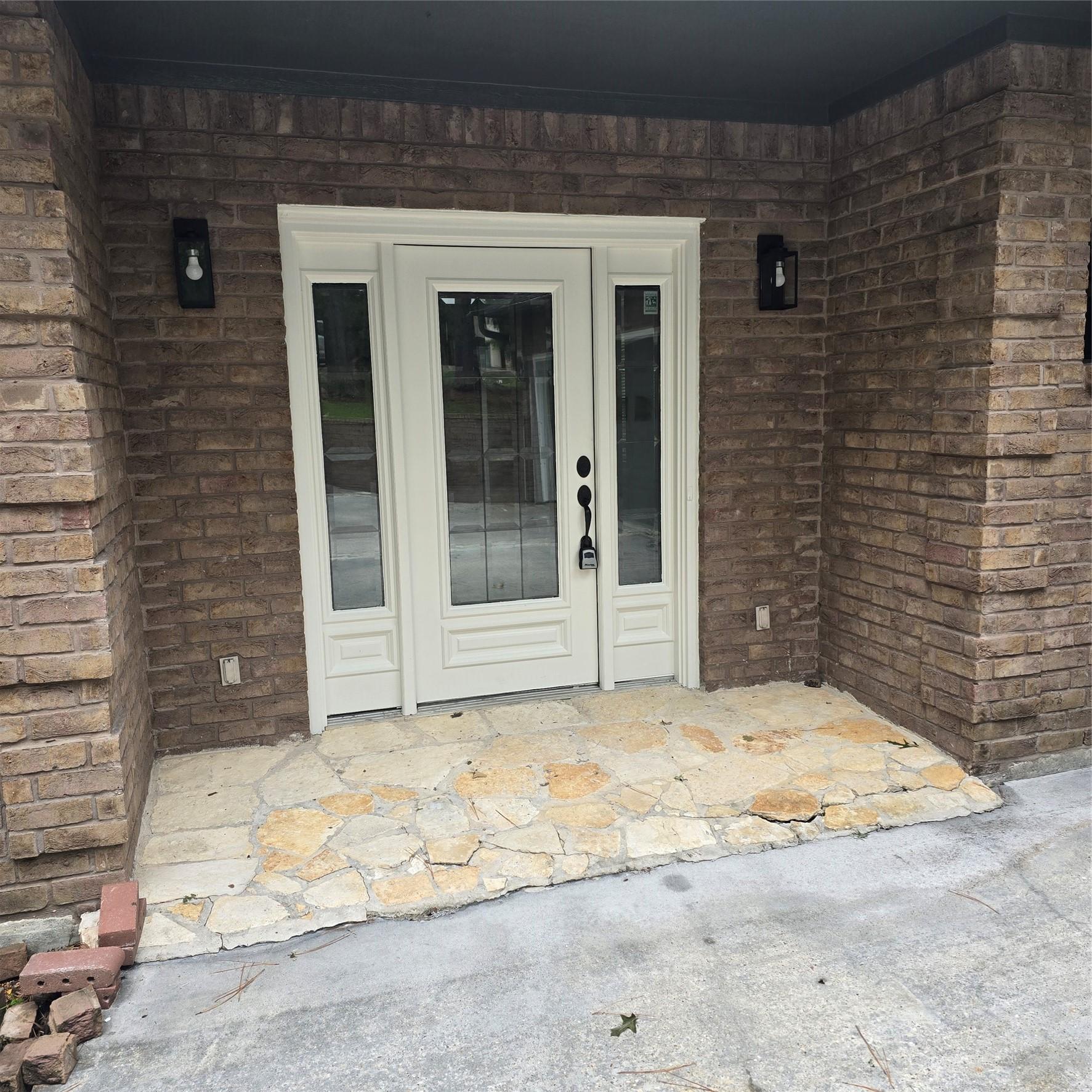 Image 3: FRESHLY PAINTED ENTRY DOORS