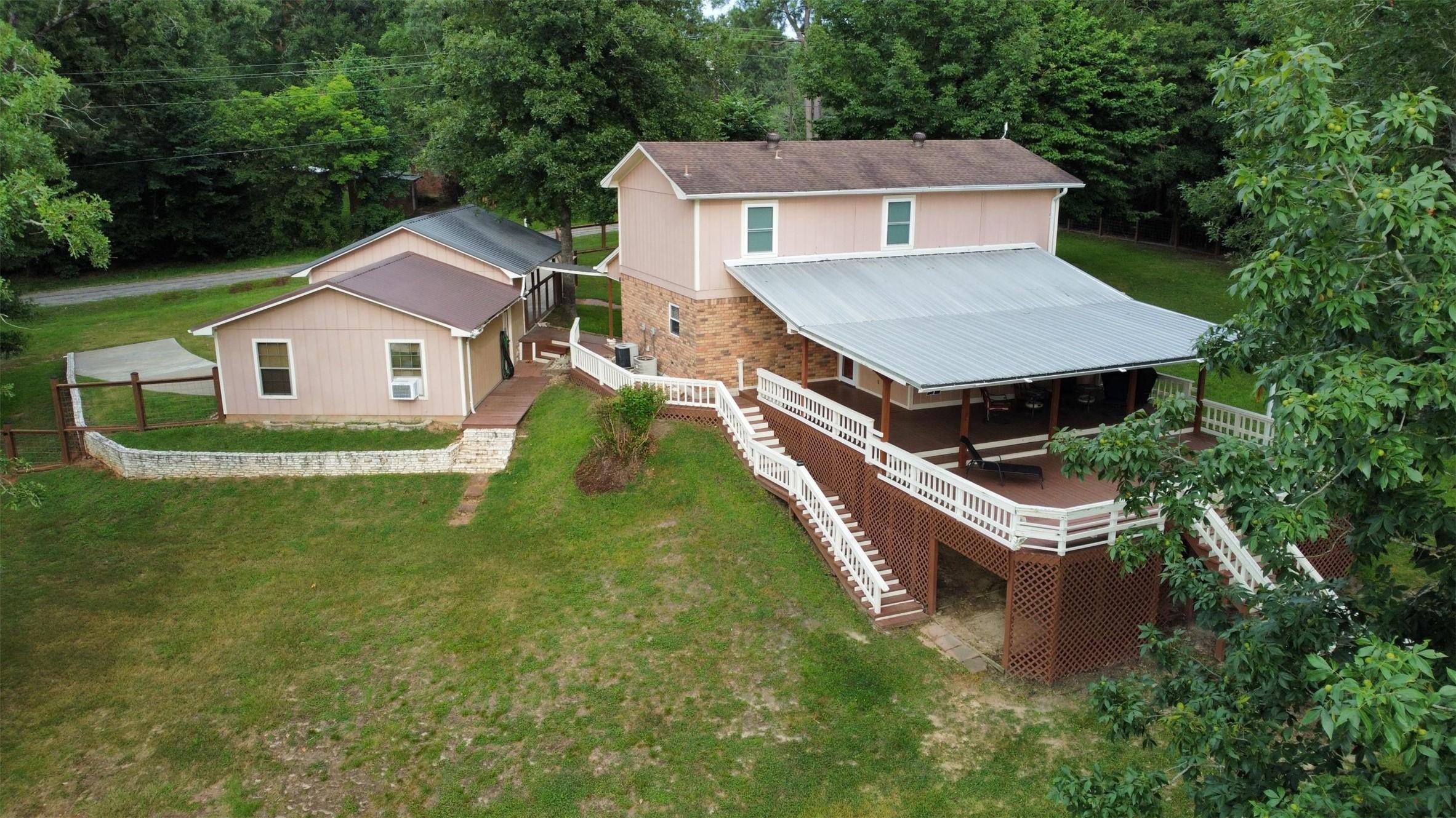 Image 4: Ariel view from Lake side