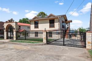 382 W Lake Shore Drive