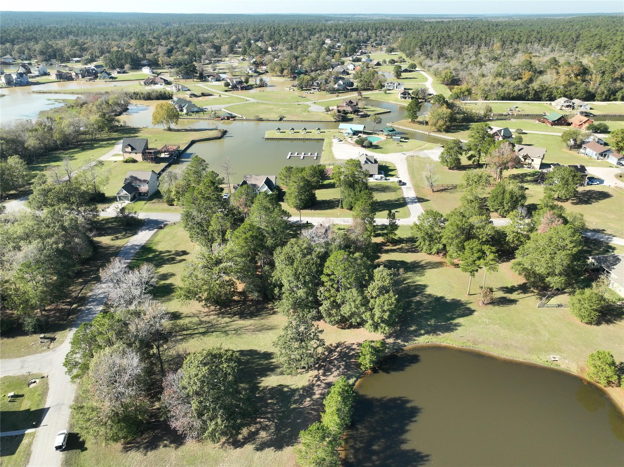Image 2: Lot with view of the pond