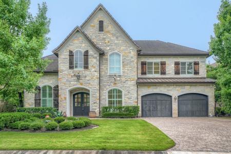 27 Johnathan Landing Ct Court