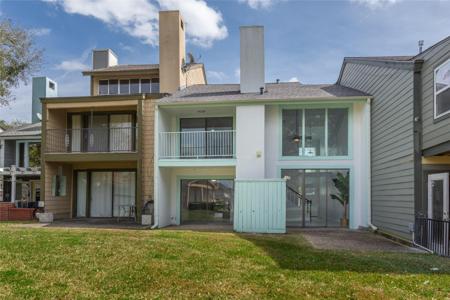 1926 Clipper Court