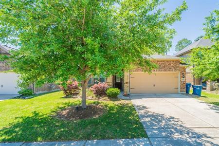 8526 Lighthouse Lake Lane