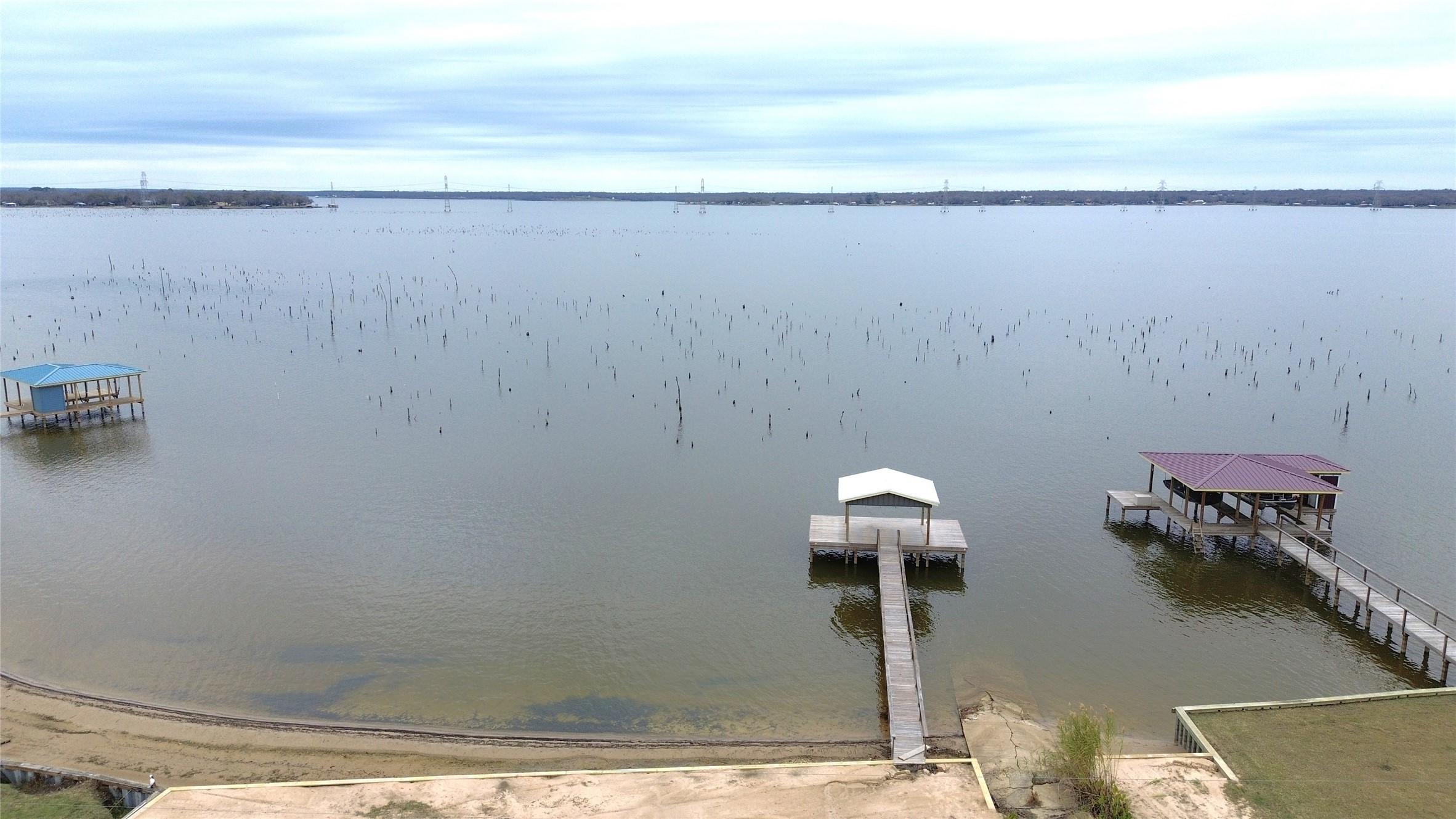 Image 4: Aerial View of Main Lake Side of Property