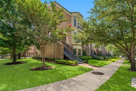 3 Colonial Row Drive