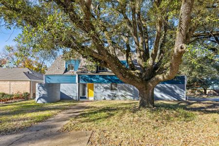 1202 Green Briar Drive