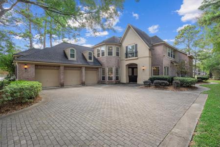 2115 Fairway Green Drive