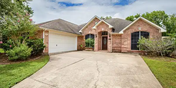1815 Rustic Oak Lane