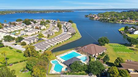 24 Lakeview Village