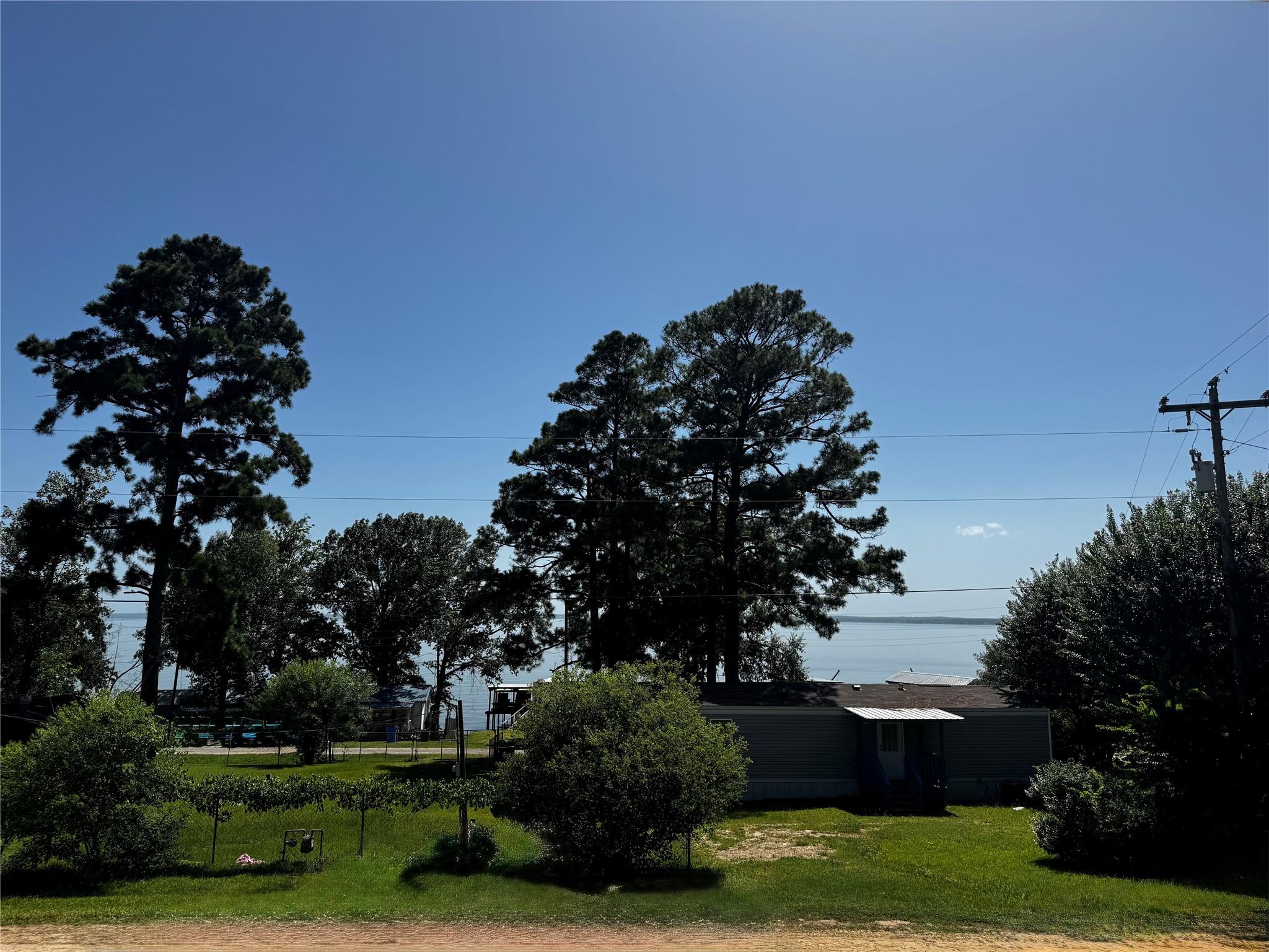 Image 4: Lake Livingston View from your front porch