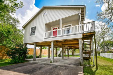 704 6th Street