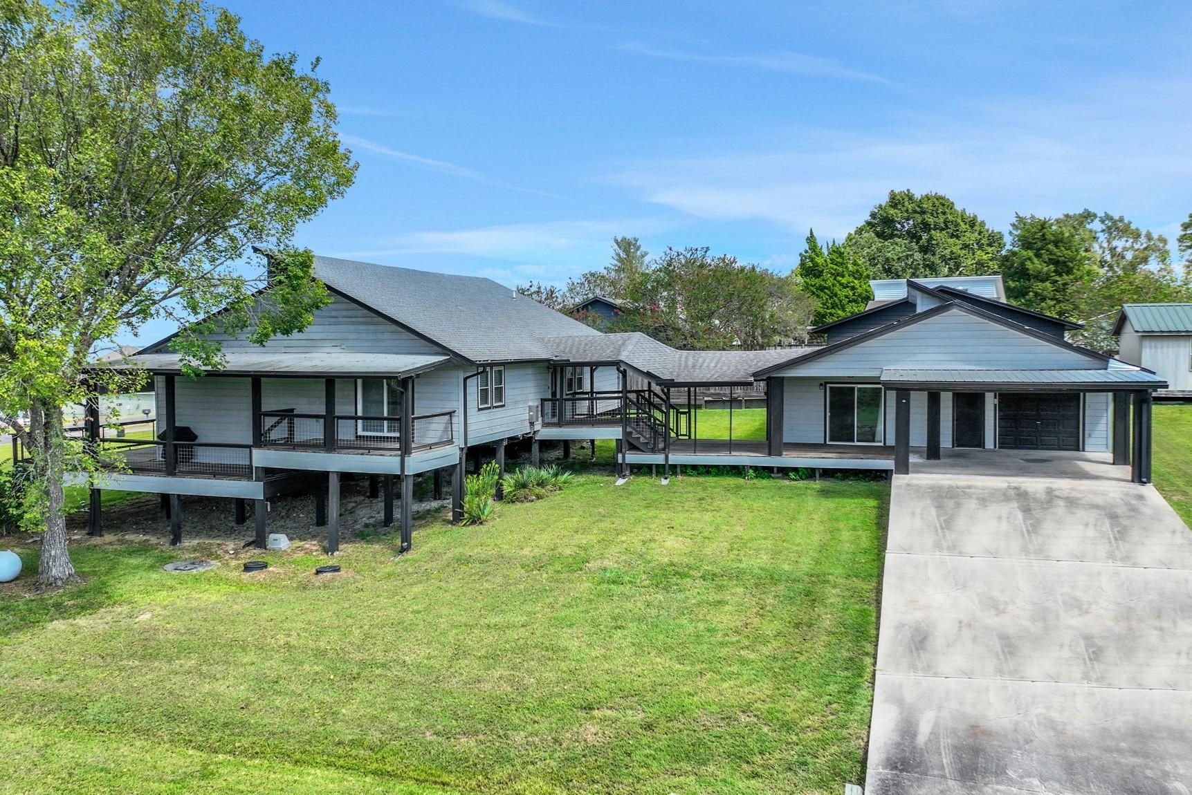 Image 1: Welcome to 930 Paradise Cove on Lake Livingston