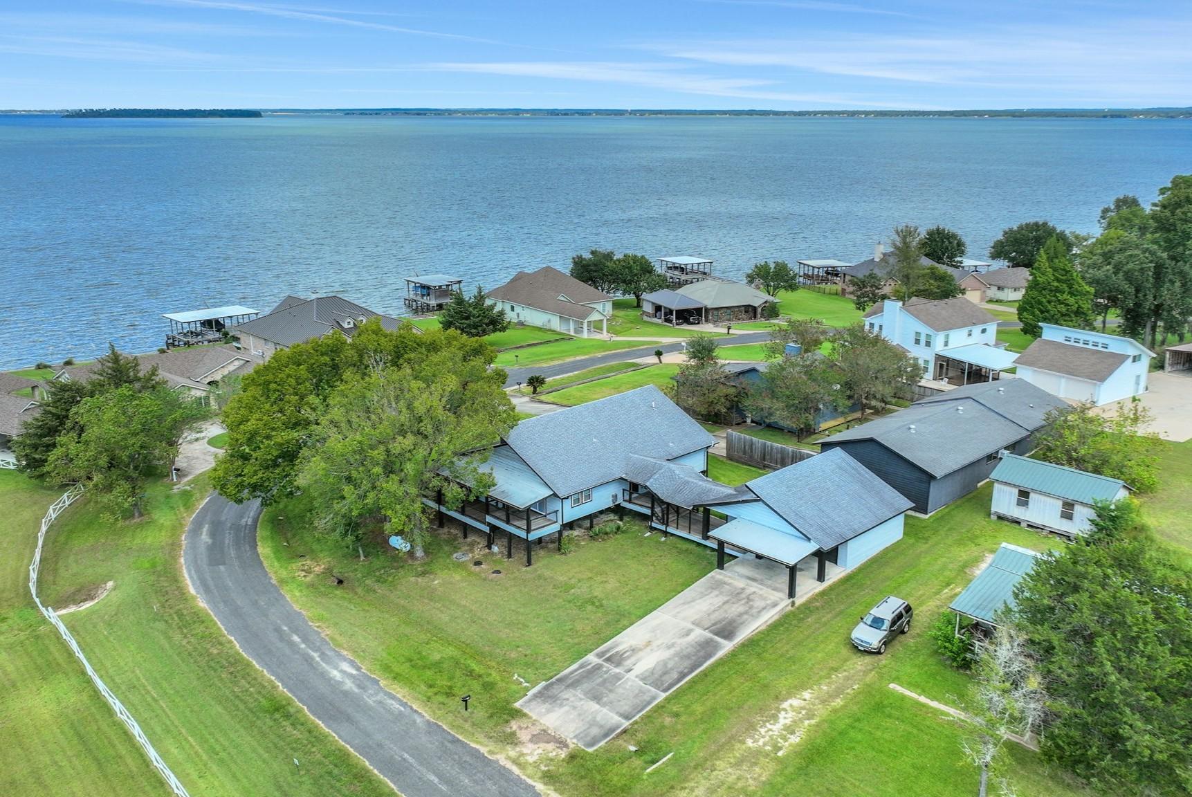 Image 2: Lake Livingston is a great place to call home
