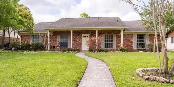 427 Bayou View Drive