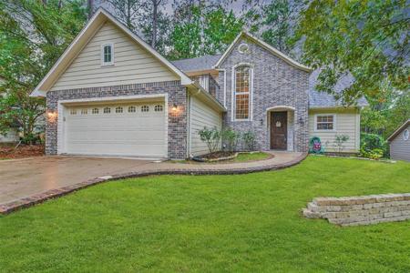 211 N Fairway Loop