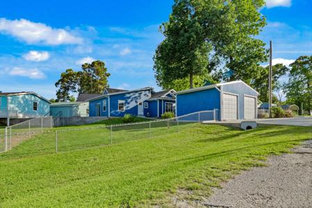 400 Woodland Shores Drive