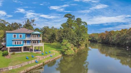 1730 Lakeshore Drive