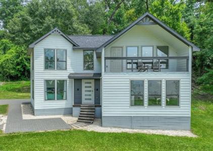 118 Hickory Pines