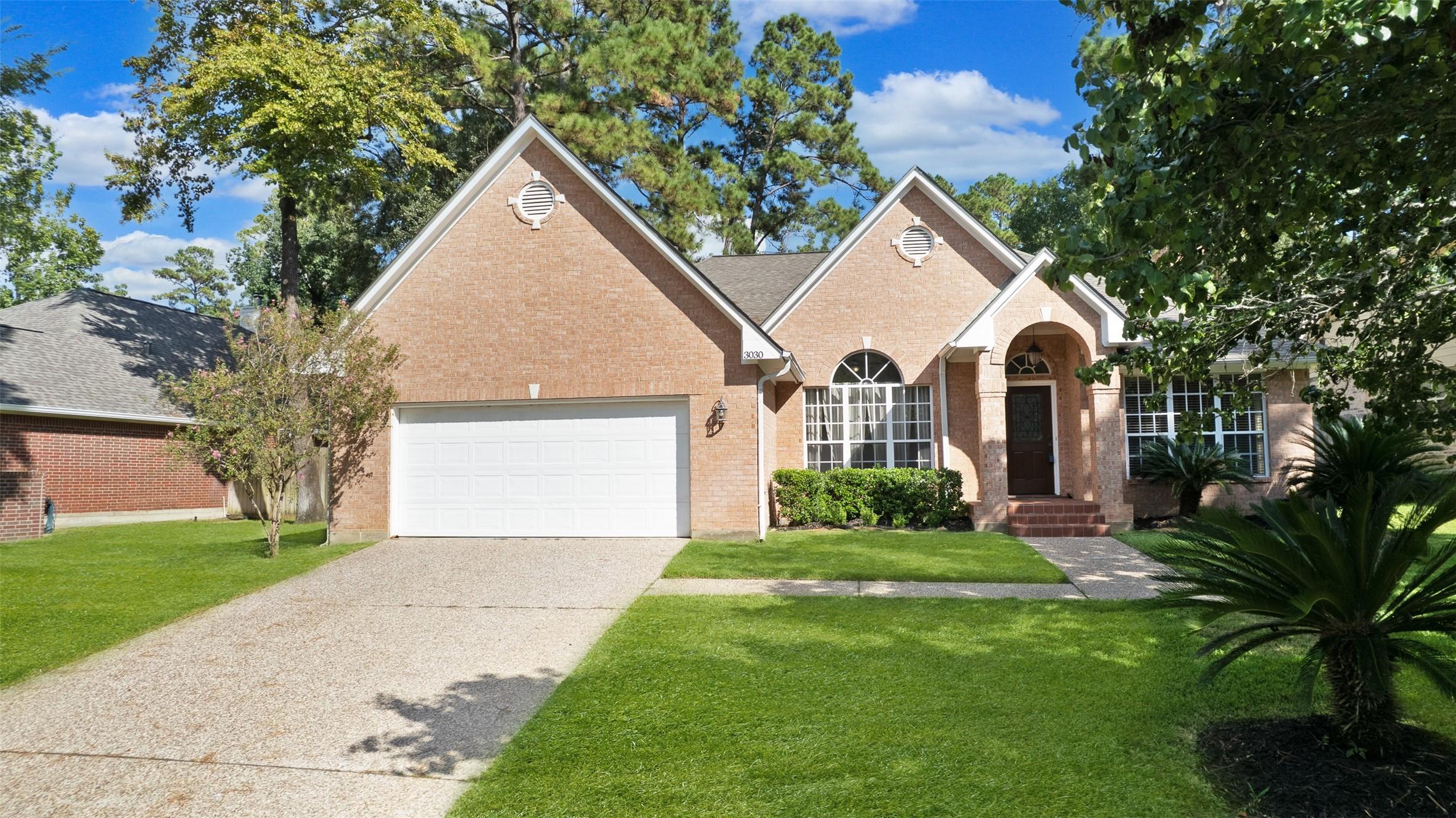 Image 1: GORGEOUS custom home in Walden on Lake Conroe!