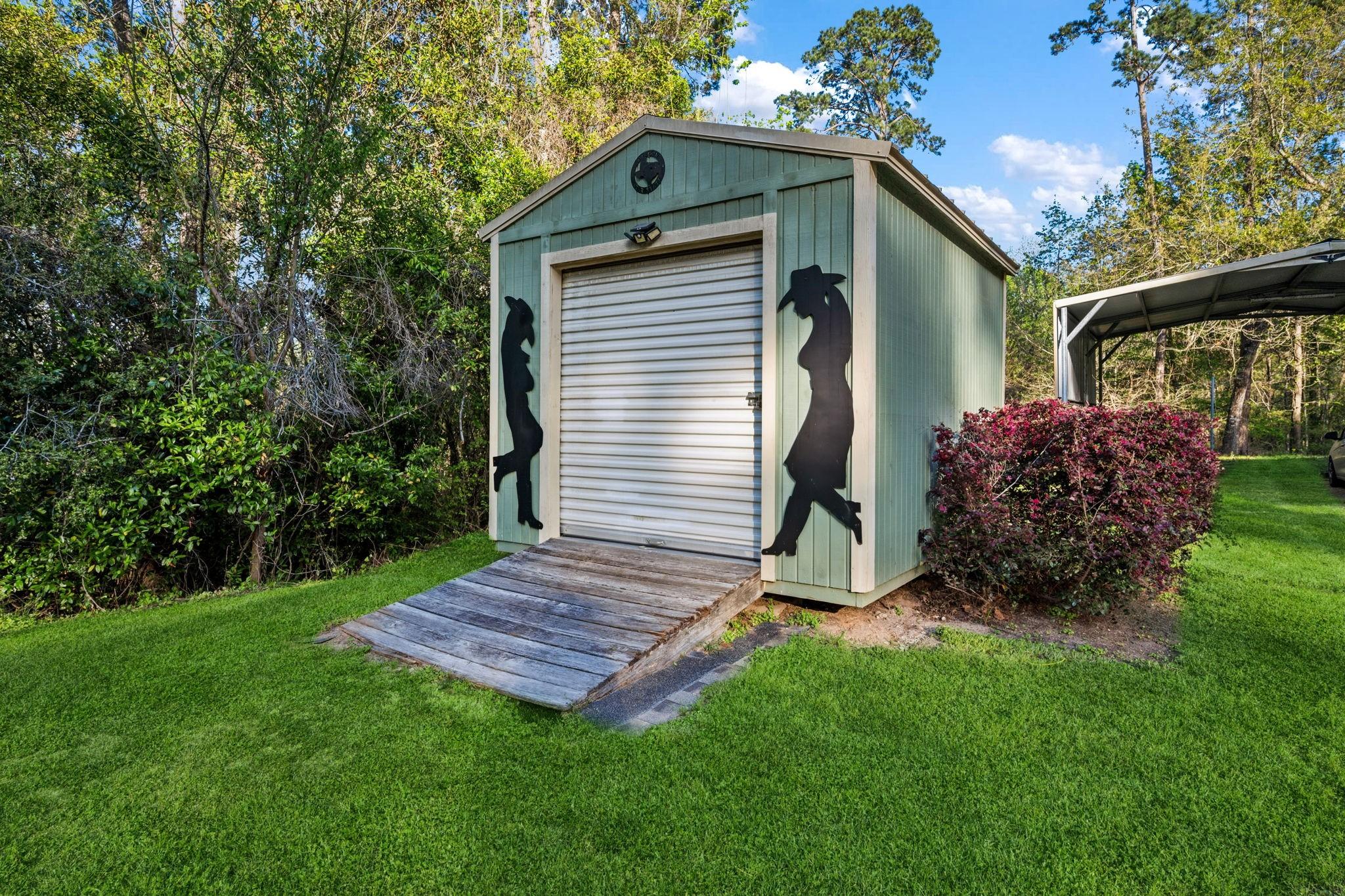 Image 4: Shop for tools or workshop