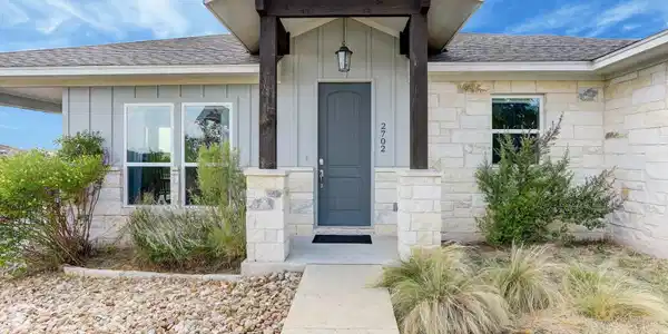 2702 Conestoga Cove
