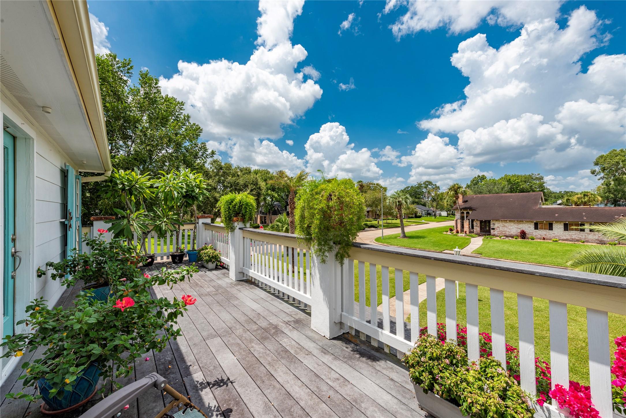 Image 4: Desirable quarter-acre lot located on the corner o