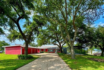 126 Lacy Lane