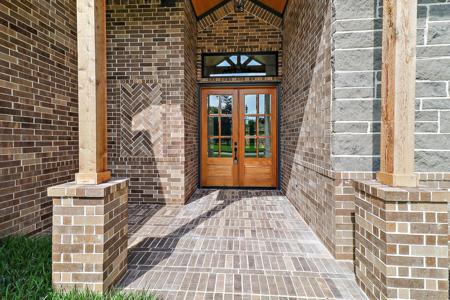 2035 White Feather Trail