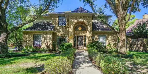 1854 Raintree Circle