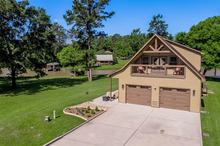 16 Wildwood Lake Drive