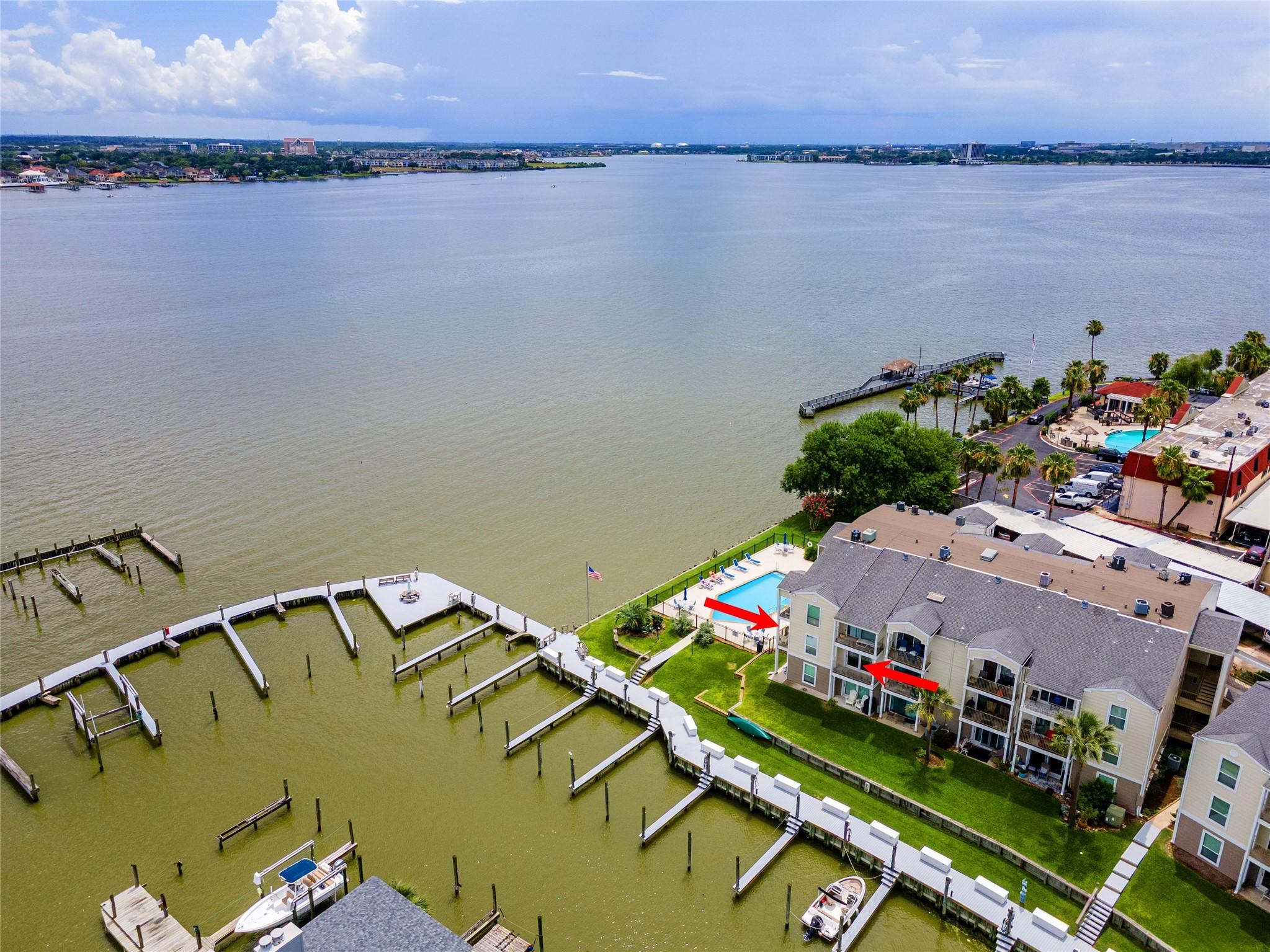 Image 2: Best views of the Lake. Unit is a corner unit loca