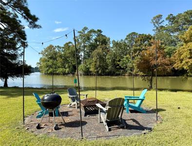1519 W Lake Drive